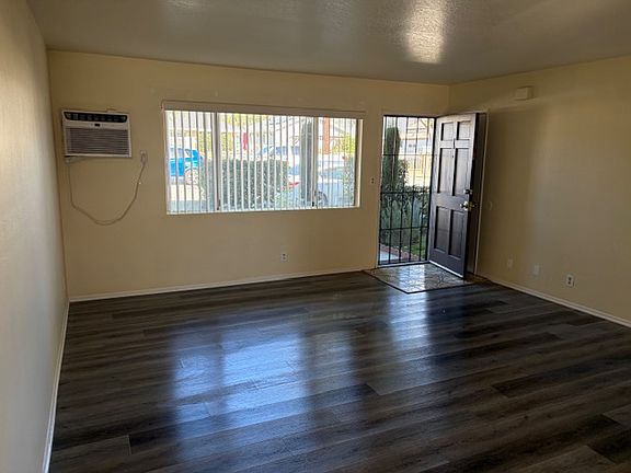 4th image of 248 N Dalton Ave #1