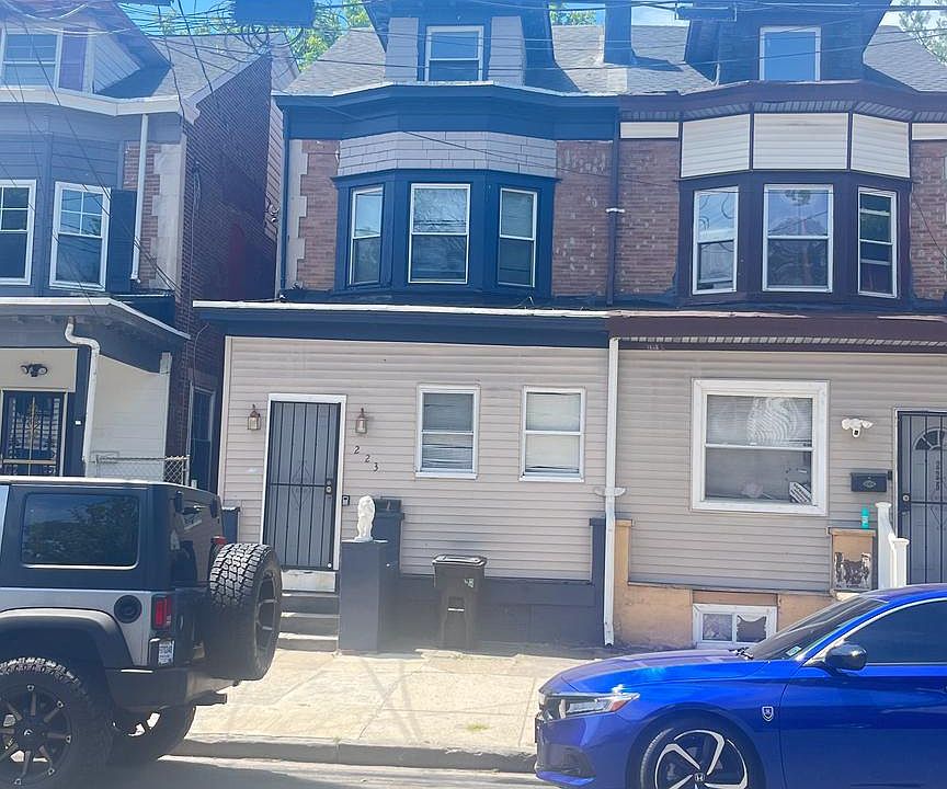 1st image of 223 Spring St