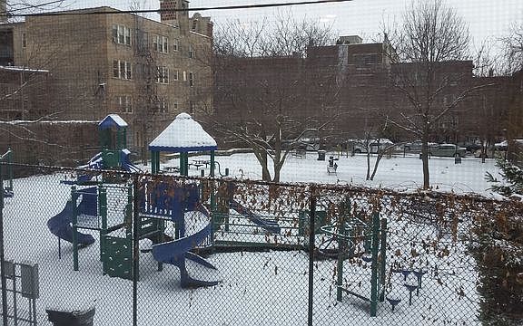 2nd image of 5320 N Kenmore Ave