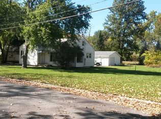 719 Lakeshore Dr, Auburn, IN 46706