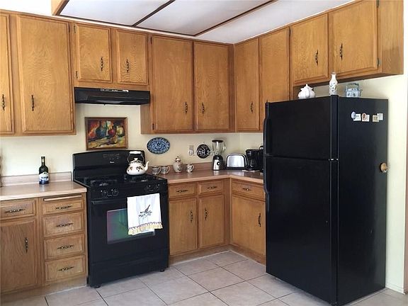 4th image of 8421 Charles Ct