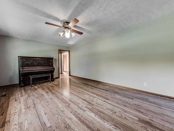 3rd image of 4508 Cabbage Dr