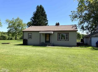 1540 Burns Rd, Kimball, MI 48074