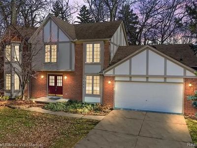 1290 Grandview Dr, Rochester Hills, MI, 48306