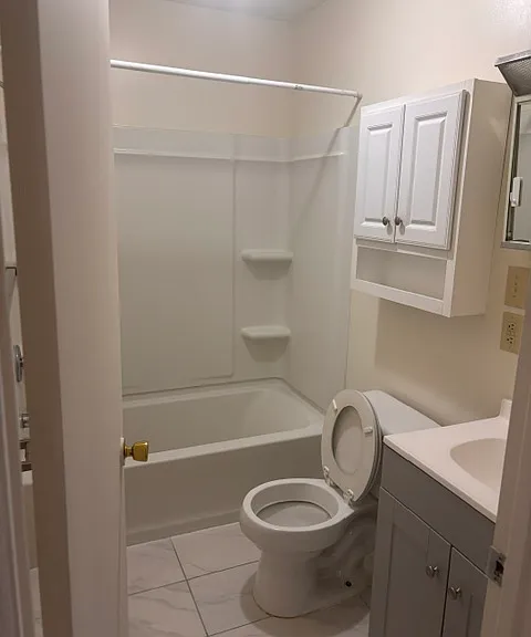 1900 Memorial Dr #1900 — Photo 8