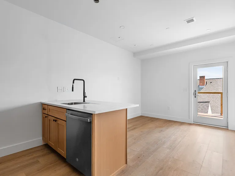 113 Ives Street — Photo 66