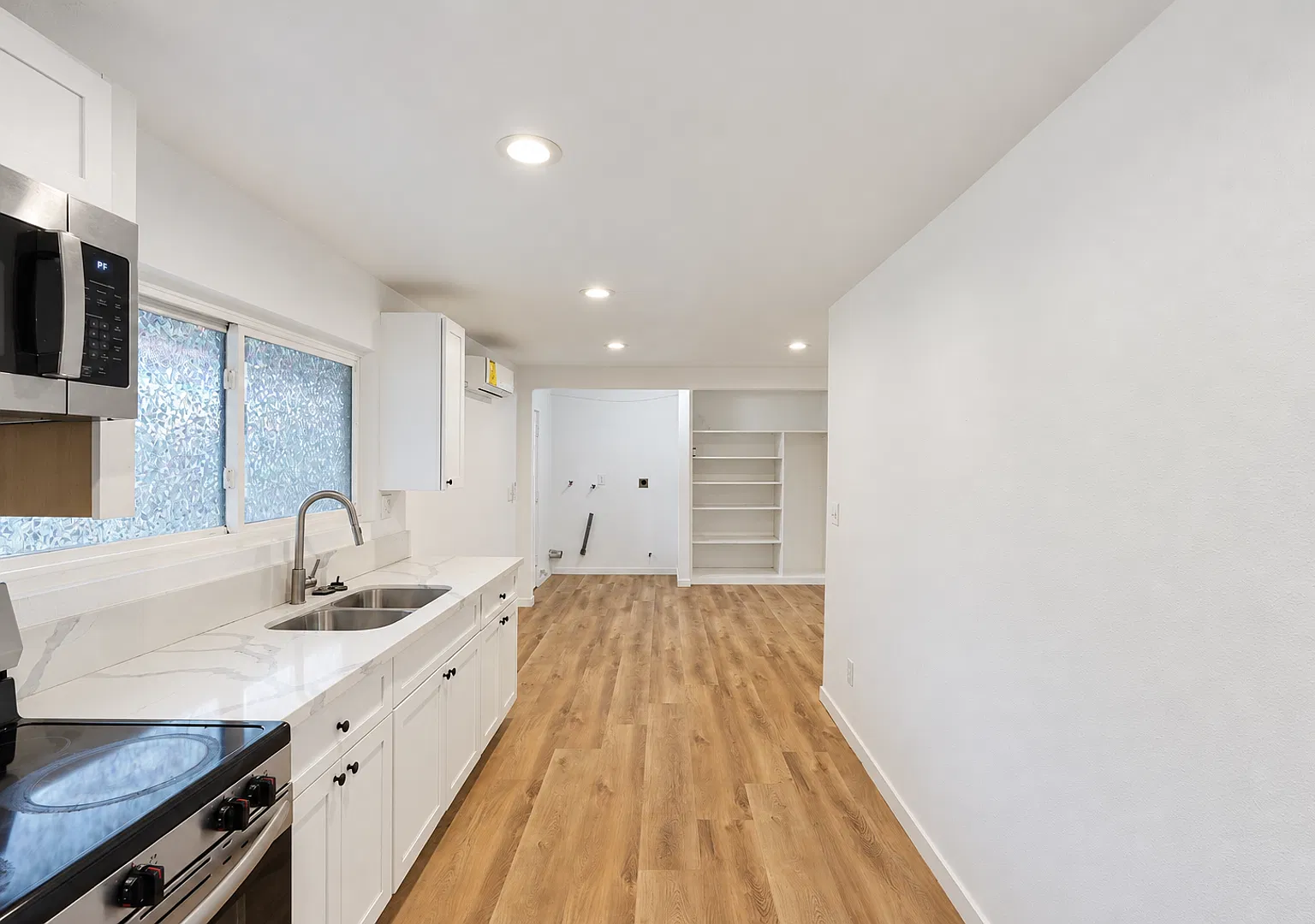 1734 Martin Street — Photo 3