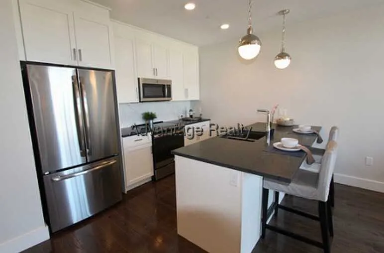 2 bed, $3,600 — Photo 2