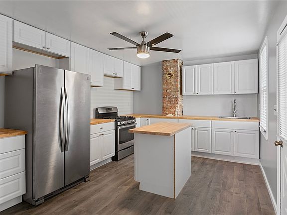 5th image of 2810 Edwards Way