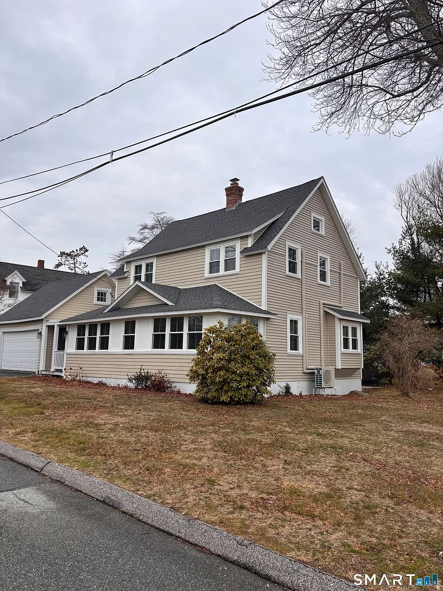 Building Photo - 11 Uncas Rd