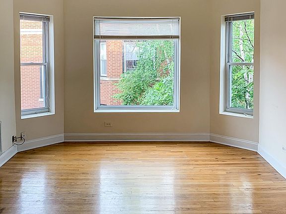 2nd image of 857 W Cornelia Ave APT 3