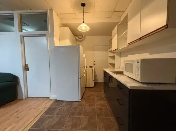 66 Saint Paul St #1A, Saint Catharines, ON L2R 3M2