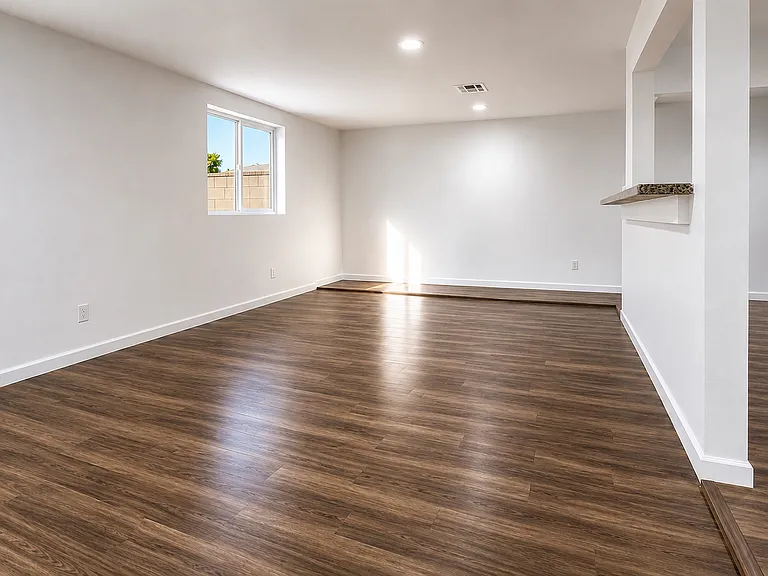 2533 S Olivia Ave — Photo 7