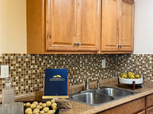 2145 Pierce St APT 118, Hollywood, FL 33020