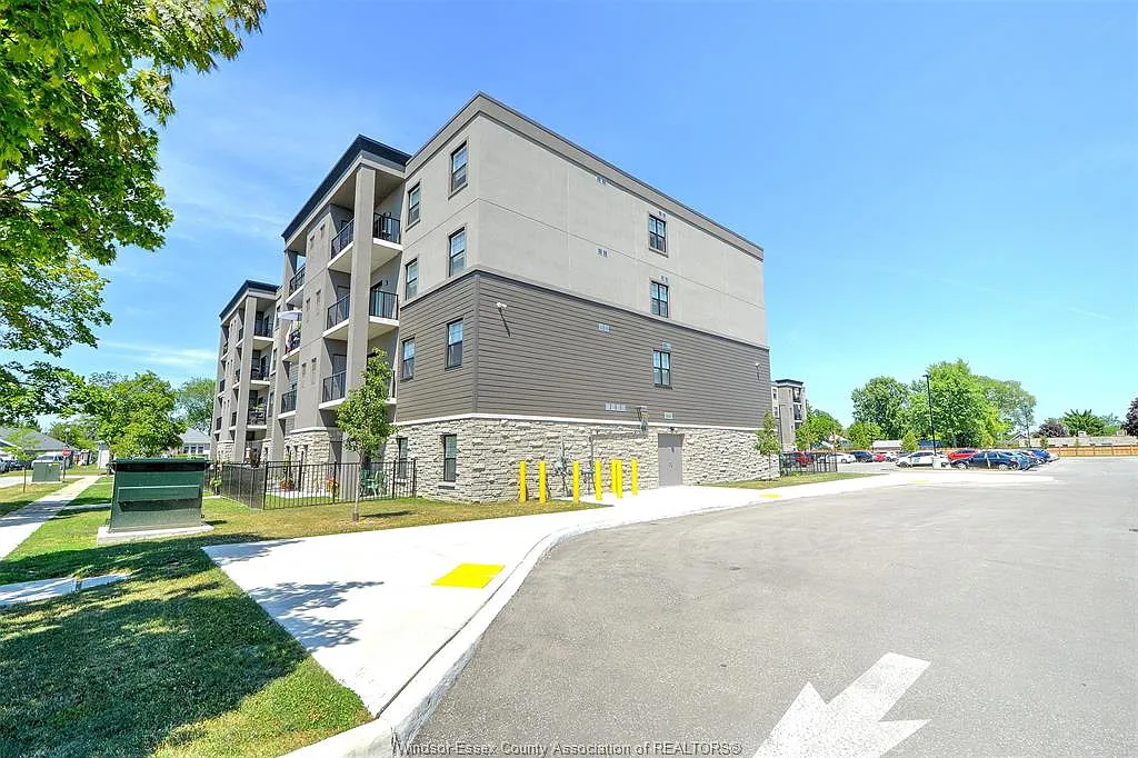 2 bed, 1020 sqft, $2,200 — Photo 2