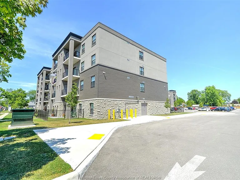 207 Brock St #319 — Photo 2