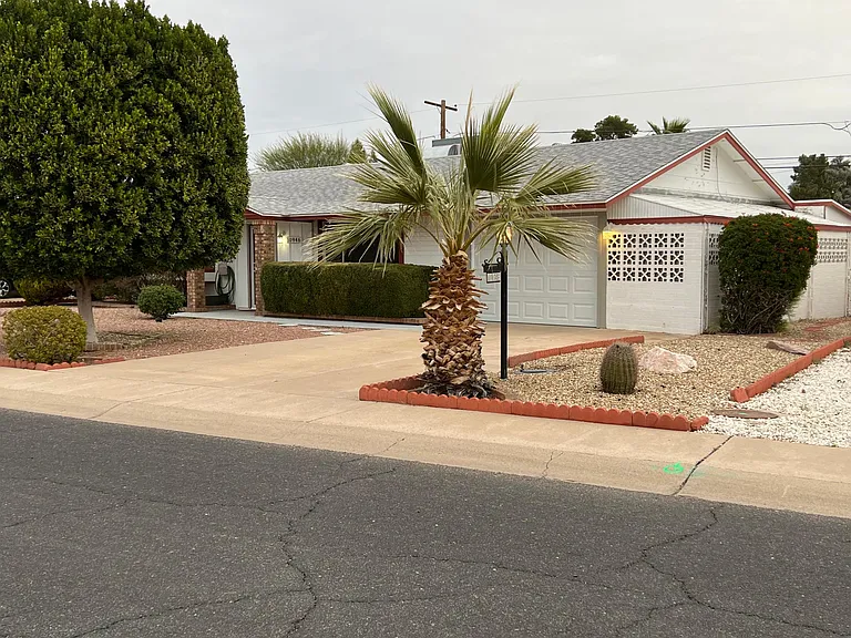 10946 W Canterbury Dr — Photo 7