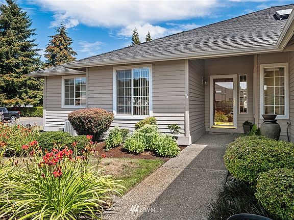 In-ground sprinkler system + new roof in 2018!