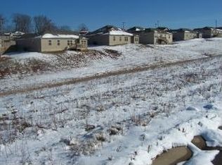 Echo Valley Cir, Reeds Spring, MO 65737