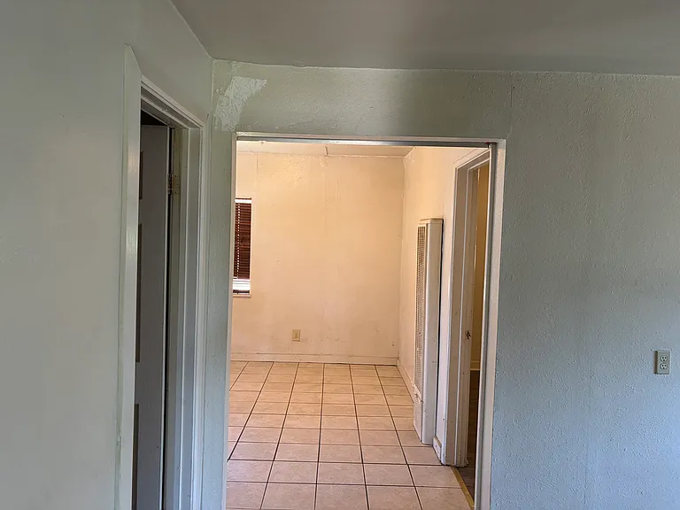 6820 S Miramonte Blvd — Photo 9