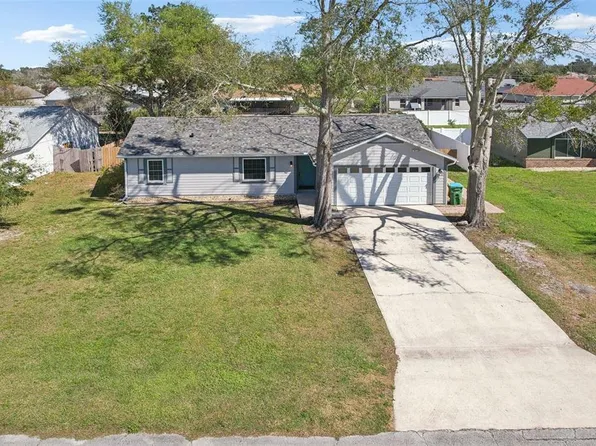 2801 W Covington Dr, Deltona, FL 32738