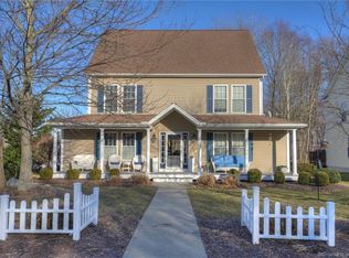 76 Mariners Ln, Groton, CT 06355