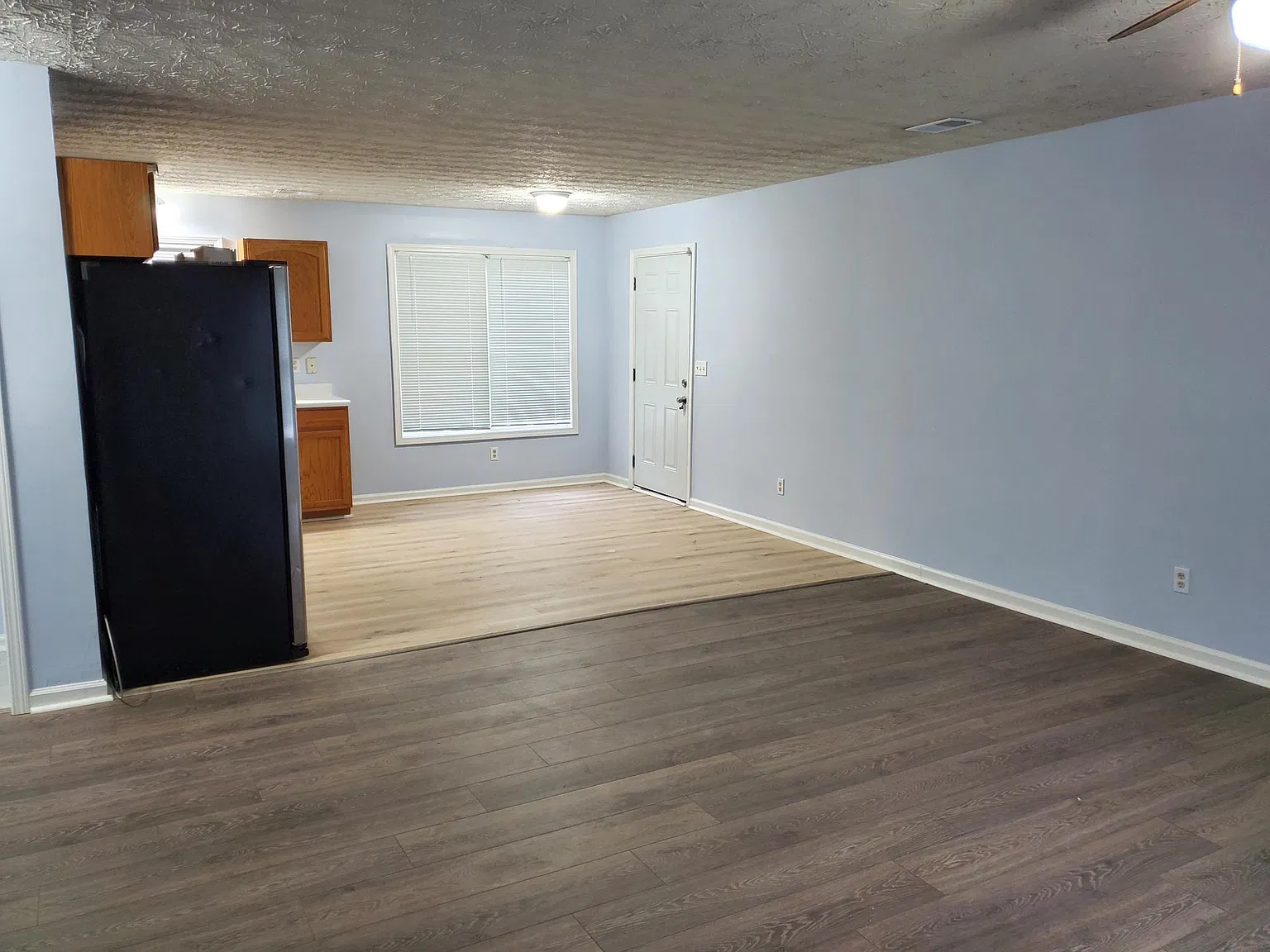 3 bed, 1240 sqft, $1,900 — Photo 2