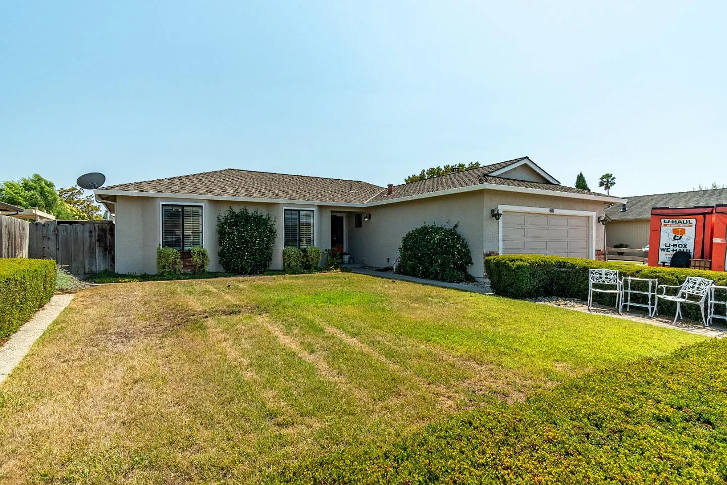 661 Neil Dr photo 1