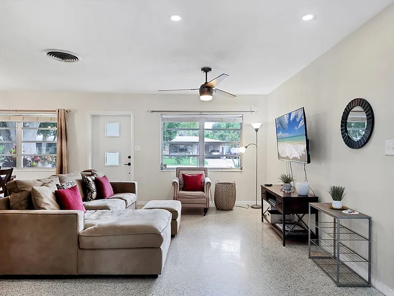 2532 Belvoir Blvd — Photo 4