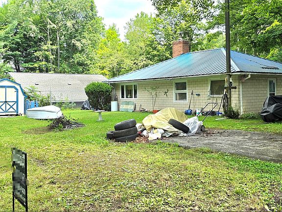 2nd image of 35992 Lake Shore Dr