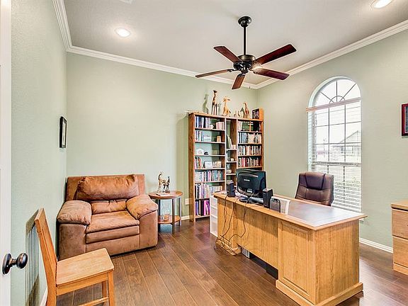 3rd image of 8716 California Ct