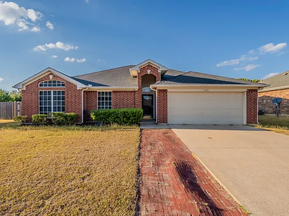 1601 McGarry Ln, Mansfield, TX 76063