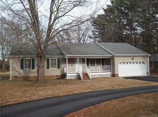 97 Hansford Cir, Port Haywood, VA 23138