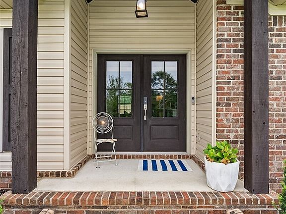 4th image of 15381 Bridgeview Dr