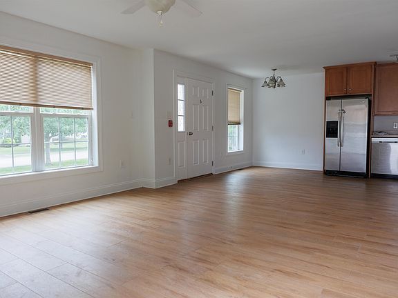 5th image of 99 Sarasota Lane