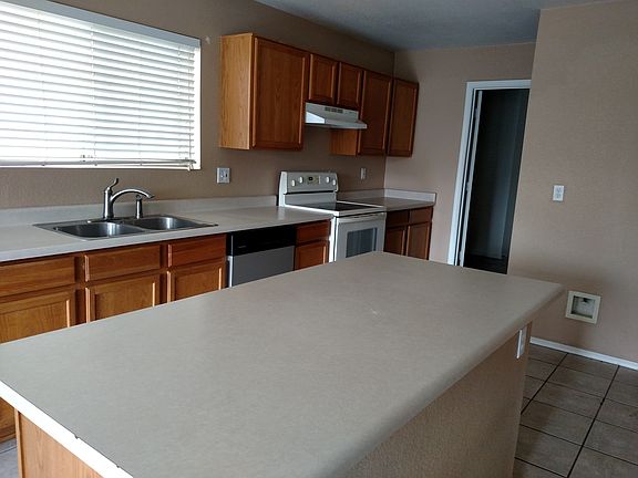 3rd image of 15806 W Acapulco Ln