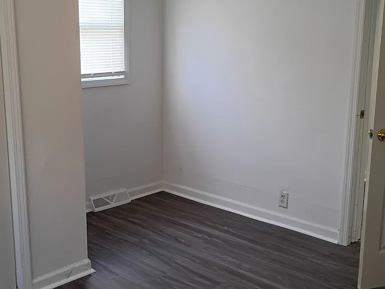 308 Wilson St — Photo 11
