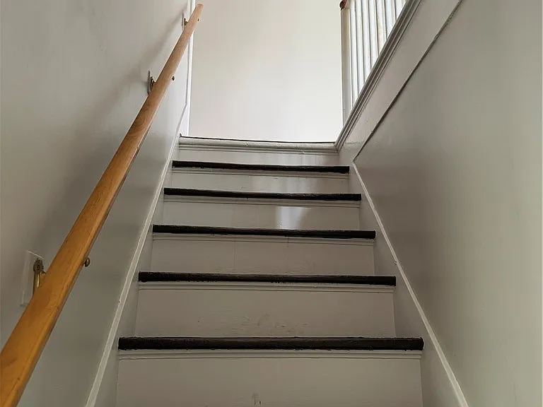 64 Trinity Pl — Photo 8
