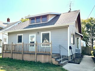 809 E 2nd St, Sterling, IL 61081