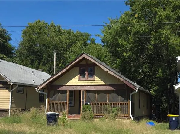 2212 E 42nd St, Kansas City, MO 64130