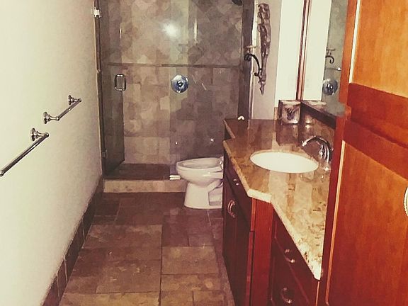3rd image of 2841 NE 163rd St APT 712