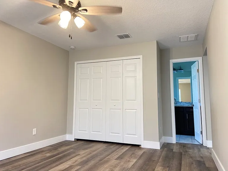 215 Cambridge Dr — Photo 15
