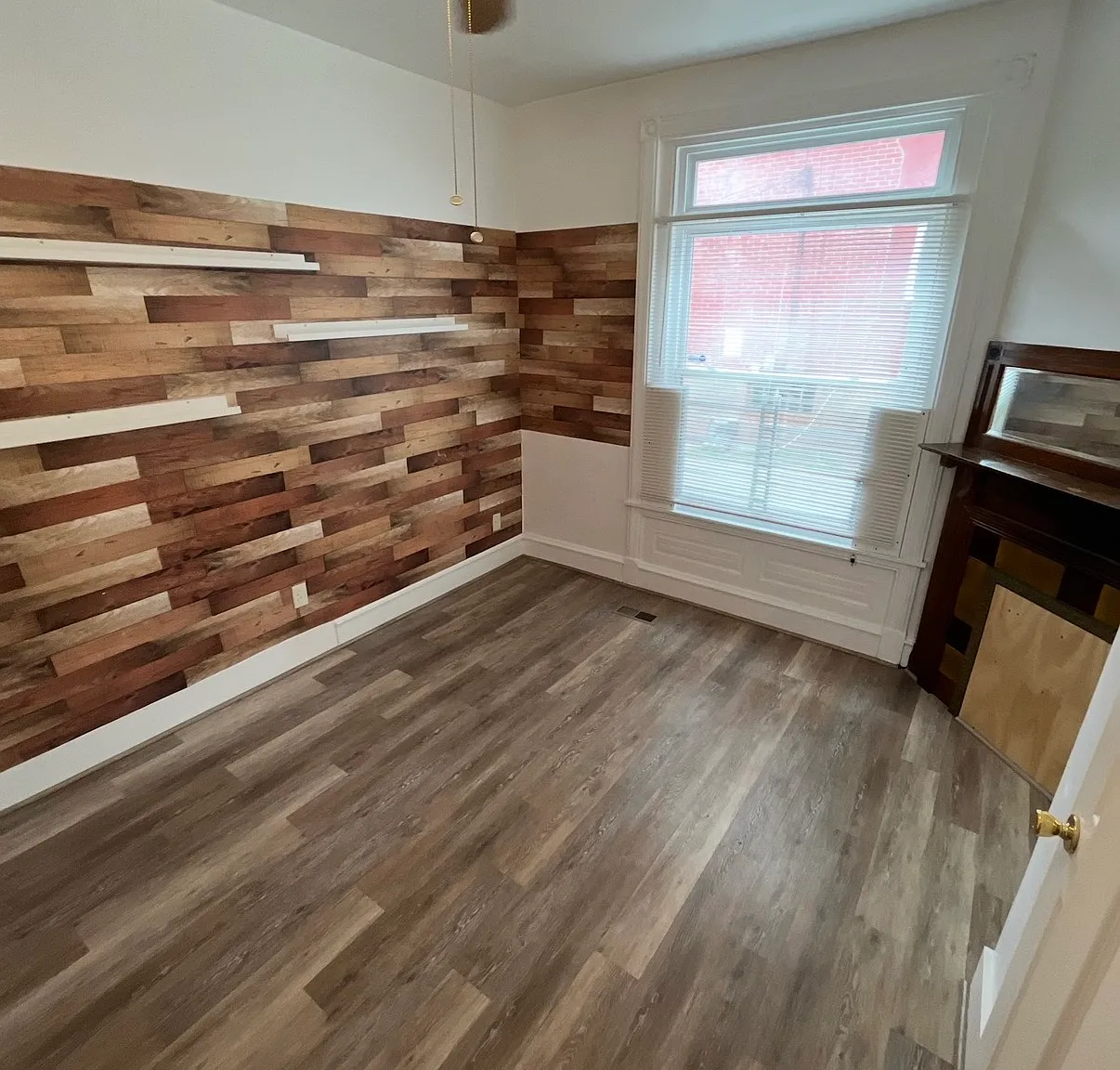 3 bed, 1.5 bath, 1300 sqft, $2,550 — Photo 3