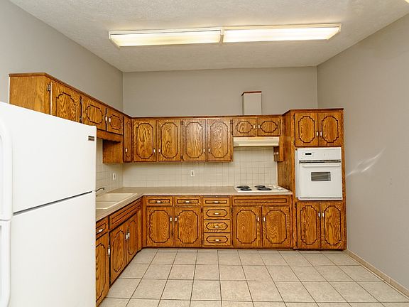 4th image of 8307 S 38th St #8309