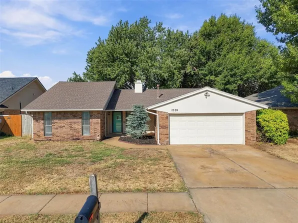 1209 Bluff Creek Dr, Edmond, OK 73012