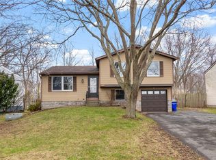 62 Curtisdale Ln, Hamlin, NY 14464