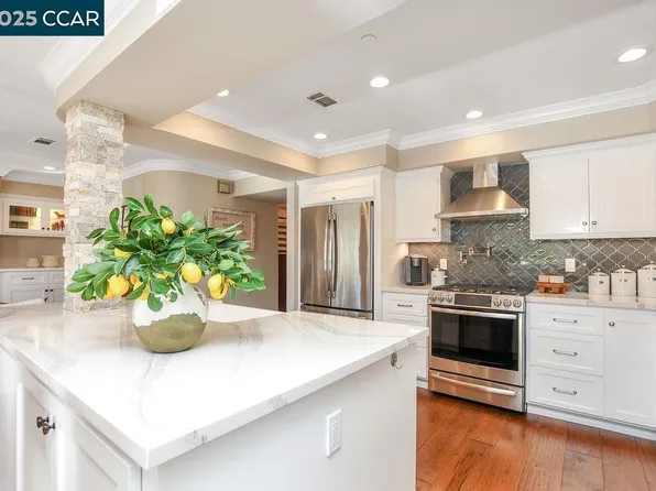 1959 Golden Rain Rd APT 2, Walnut Creek, CA 94595