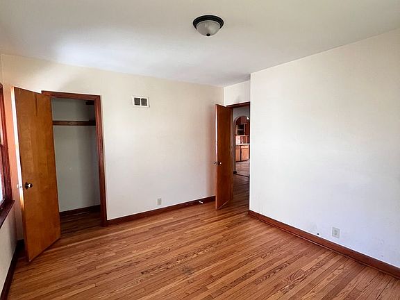 5th image of 5864-5864A N 42nd St #5864
