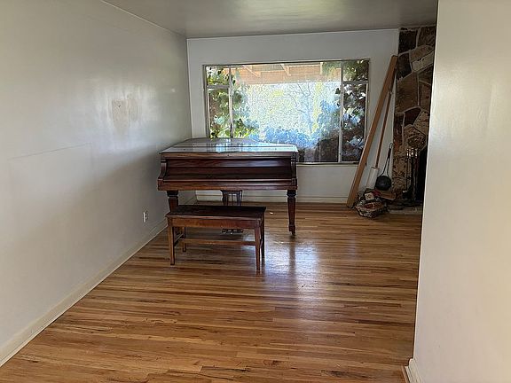 5th image of 1964 S Laurelhurst Dr