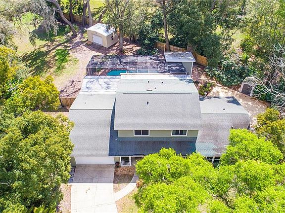 3rd image of 15302 Stonecreek Ln
